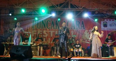 Dua Artis LIDA Hibur Ribuan Masyarakat Di Festival Kalianda 2019 Dua Artis LIDA Hibur Ribuan Masyarakat Di Festival Kalianda 2019