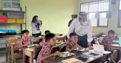 Turun Langsung ke Sekolah, Bupati Radityo Egi dan Kajati Lampung Pastikan Program MBG Berjalan Sesuai SOP